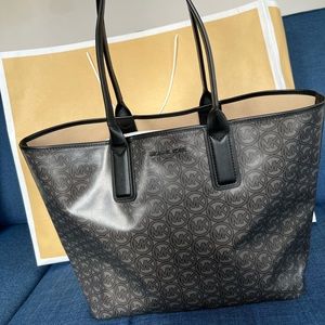 Michael Kors tote